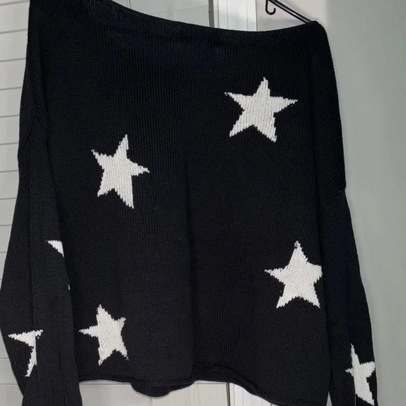 Victoria's Secret Black and White Star Sweater - Picture 4 of 4